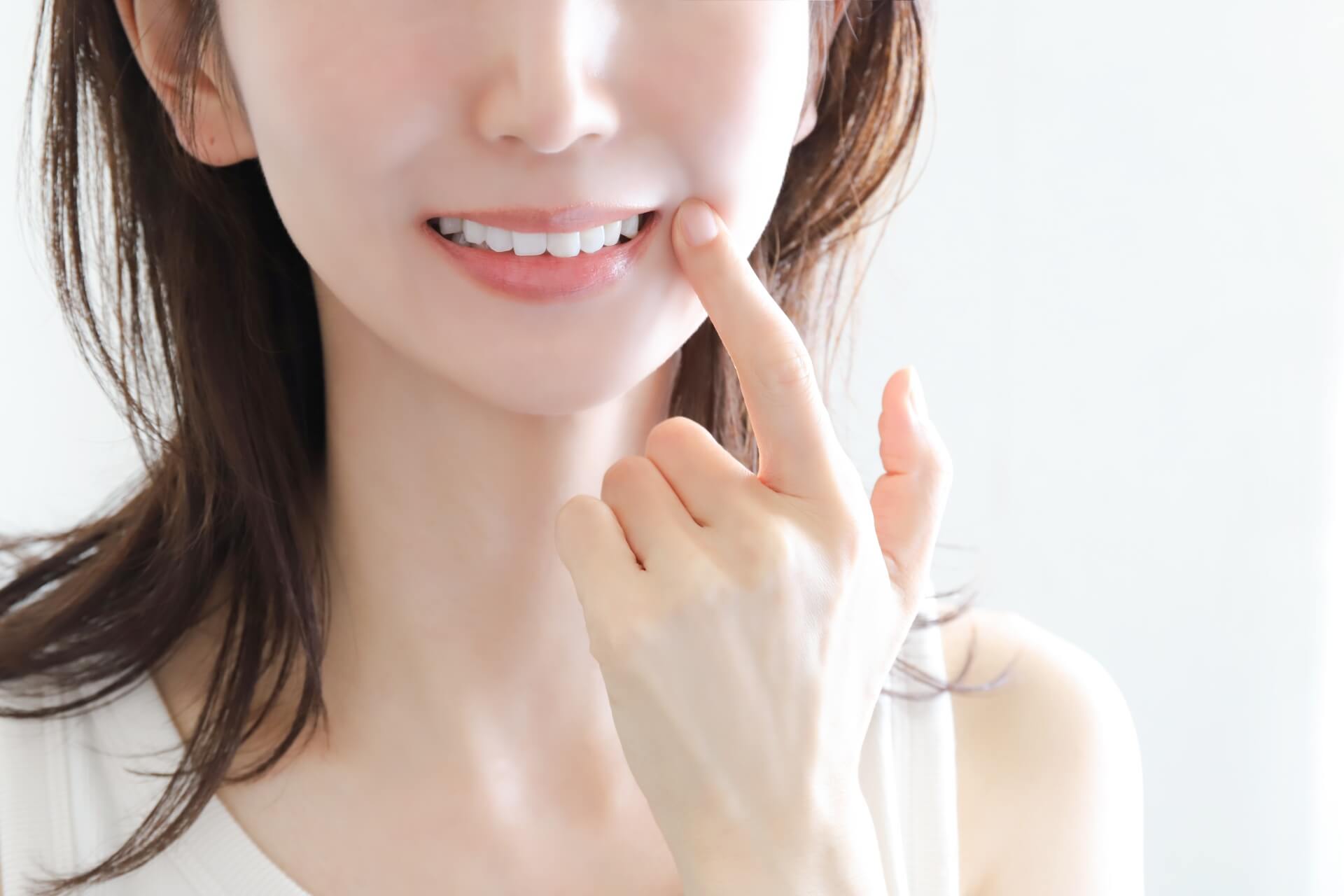 山本里咲の歯がない説は本当？検索候補が出る理由を解説